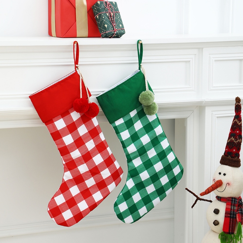 Świąteczne skarpety w kratę w  – Christmas Stocking Hanging recenzja i cena