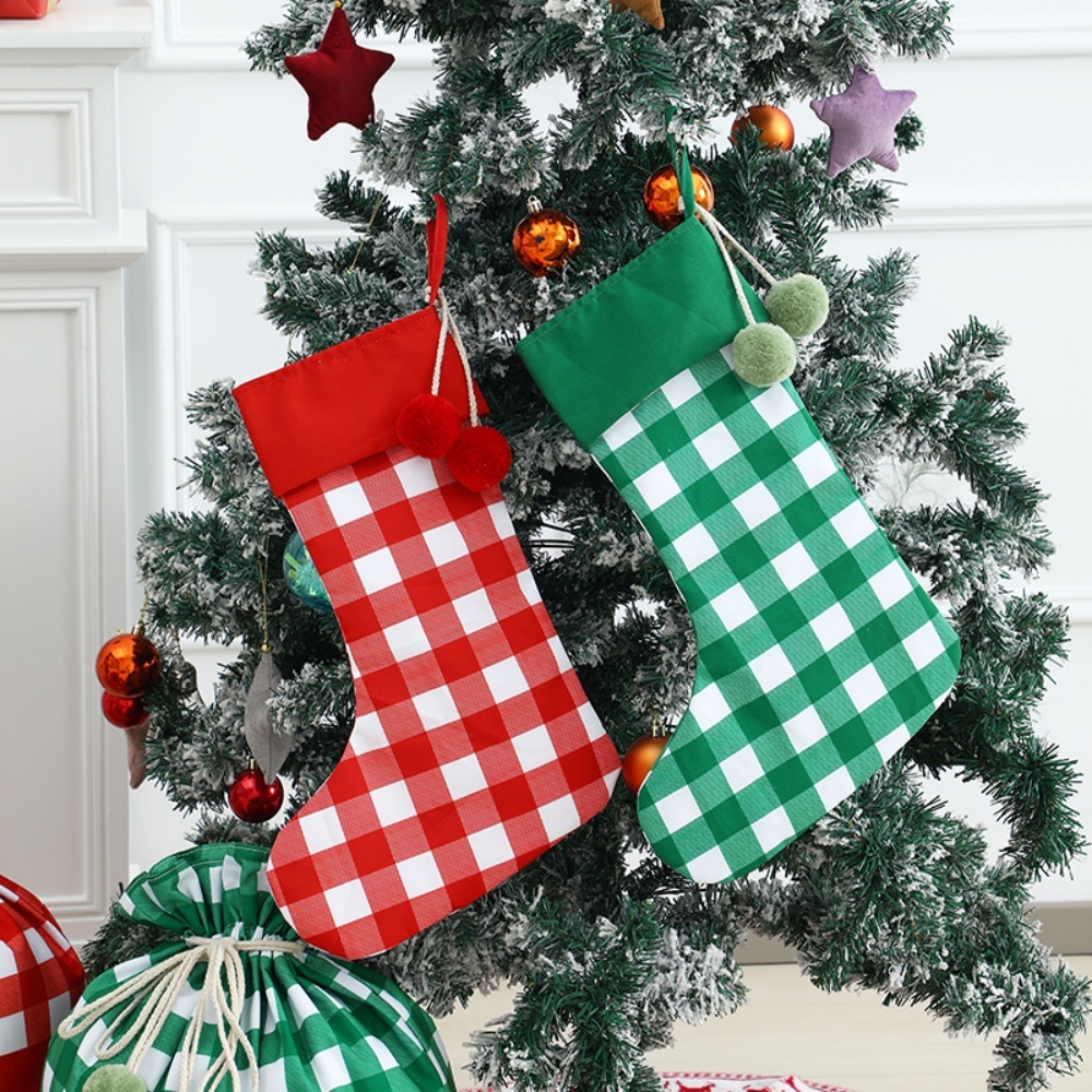 Świąteczne skarpety w kratę w  – Christmas Stocking Hanging recenzja i cena